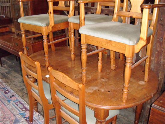 Pine table & 5 chairs(-)